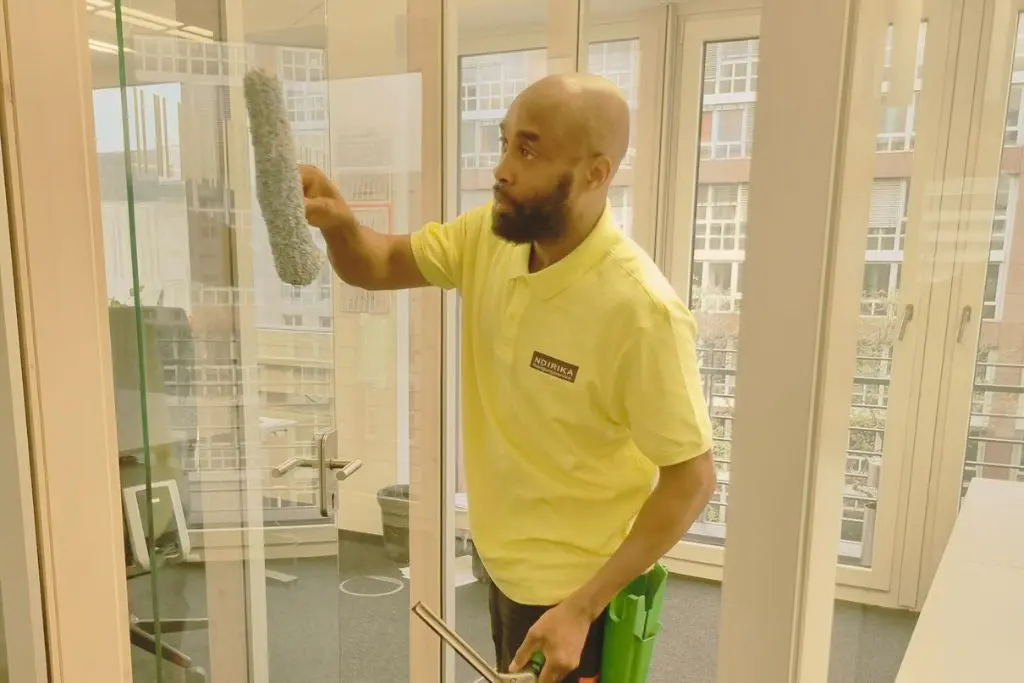 Reinigungsservices fuer Privat und Geschaeftskunden